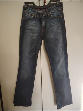 Women's Straight-Leg Jeans in Dark Blue Wash